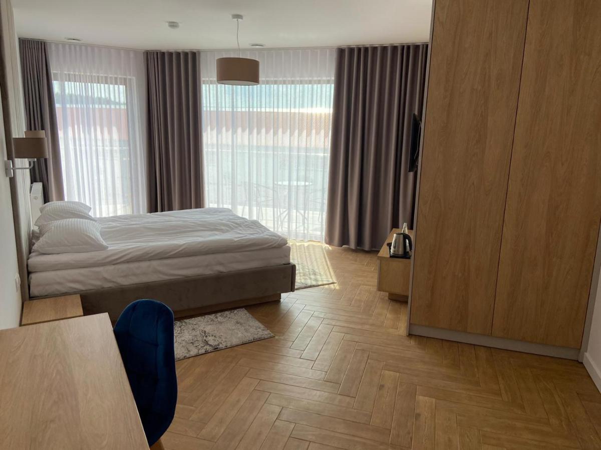 Hotel Sebory Пшасныш Экстерьер фото